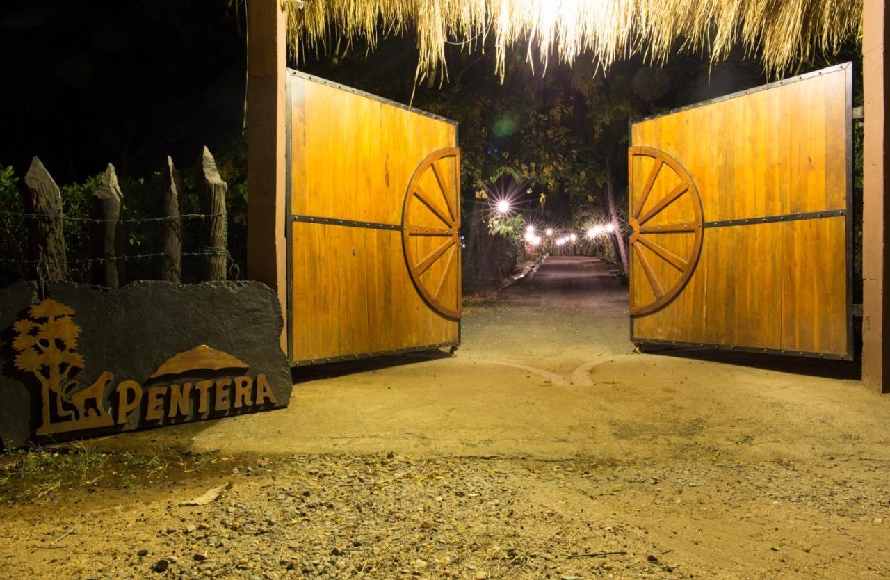 La Pentera Hotel Hambegamuwa Buitenkant foto